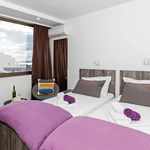 Apinelo Tower Guest house Split
